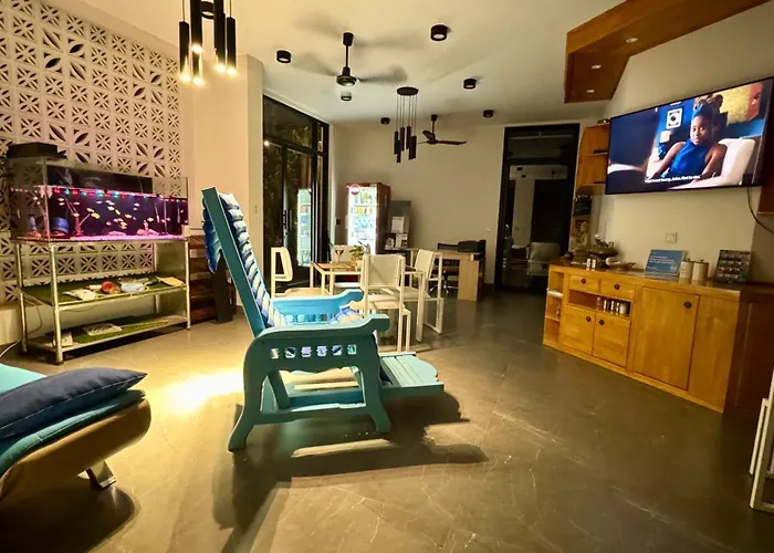 Private Bungalow, Large Salt Water Pool & Jacuzzi, Super Fast Wifi 100mbps Сasa de vacaciones *