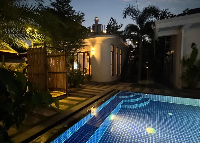 Private Bungalow, Large Salt Water Pool & Jacuzzi, Super Fast Wifi 100mbps Сasa de vacaciones *